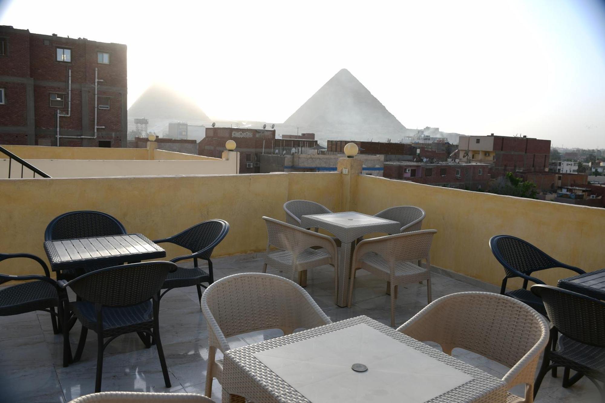Kafret el-Gabal Grand Golden Pyramids View Hotel מראה חיצוני תמונה
