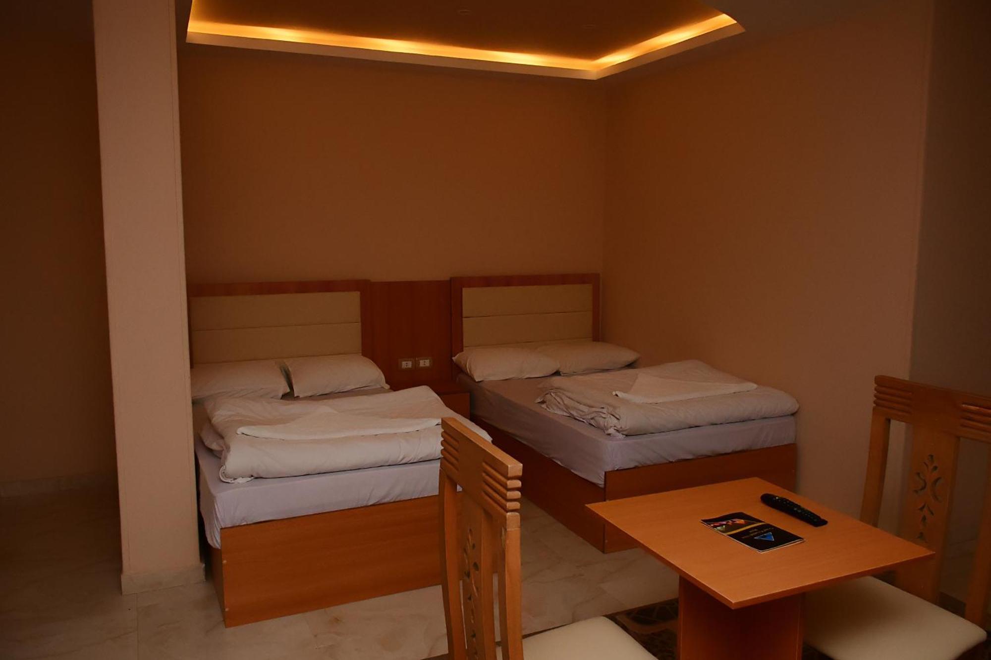 Kafret el-Gabal Grand Golden Pyramids View Hotel מראה חיצוני תמונה