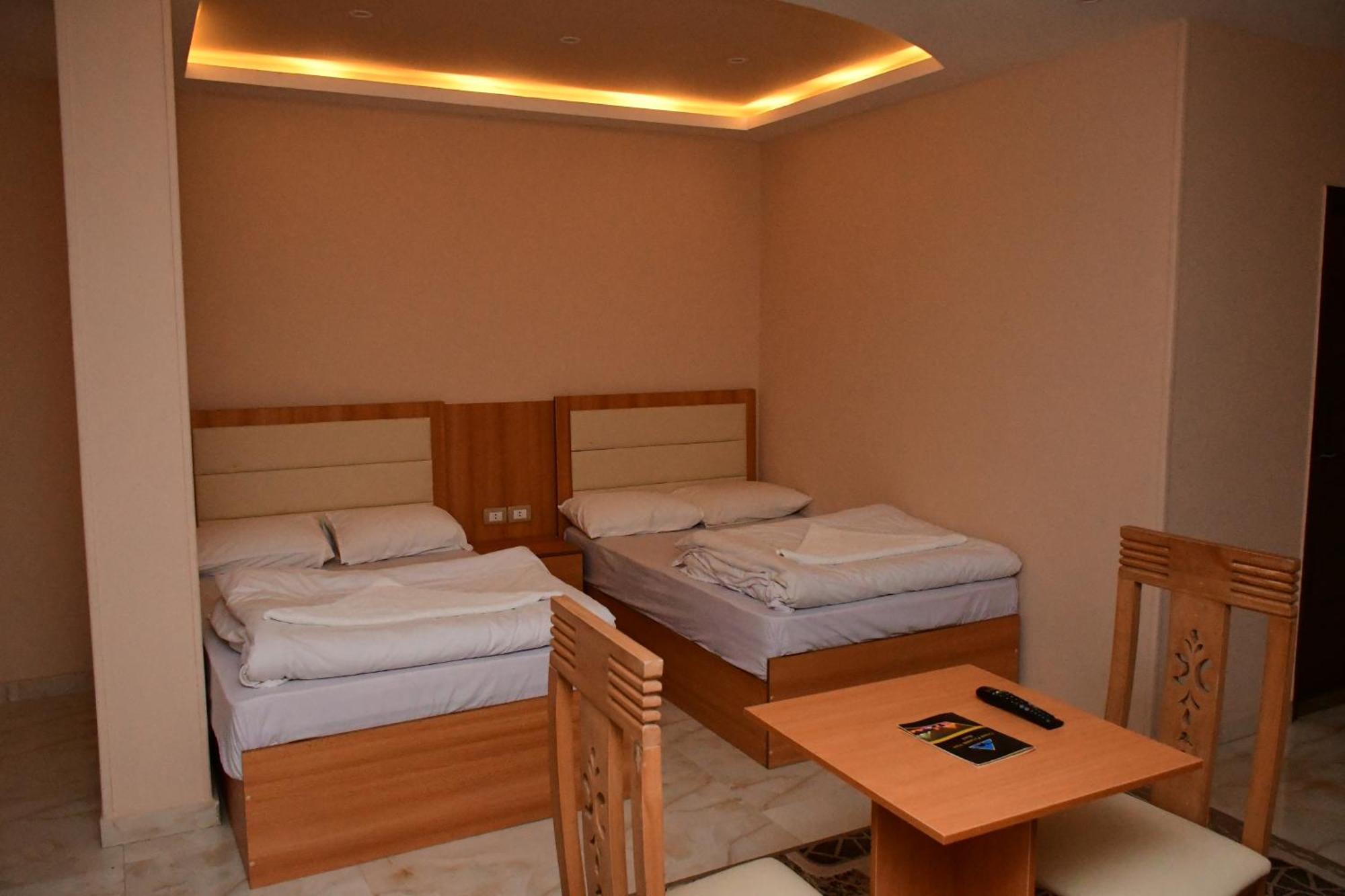 Kafret el-Gabal Grand Golden Pyramids View Hotel מראה חיצוני תמונה