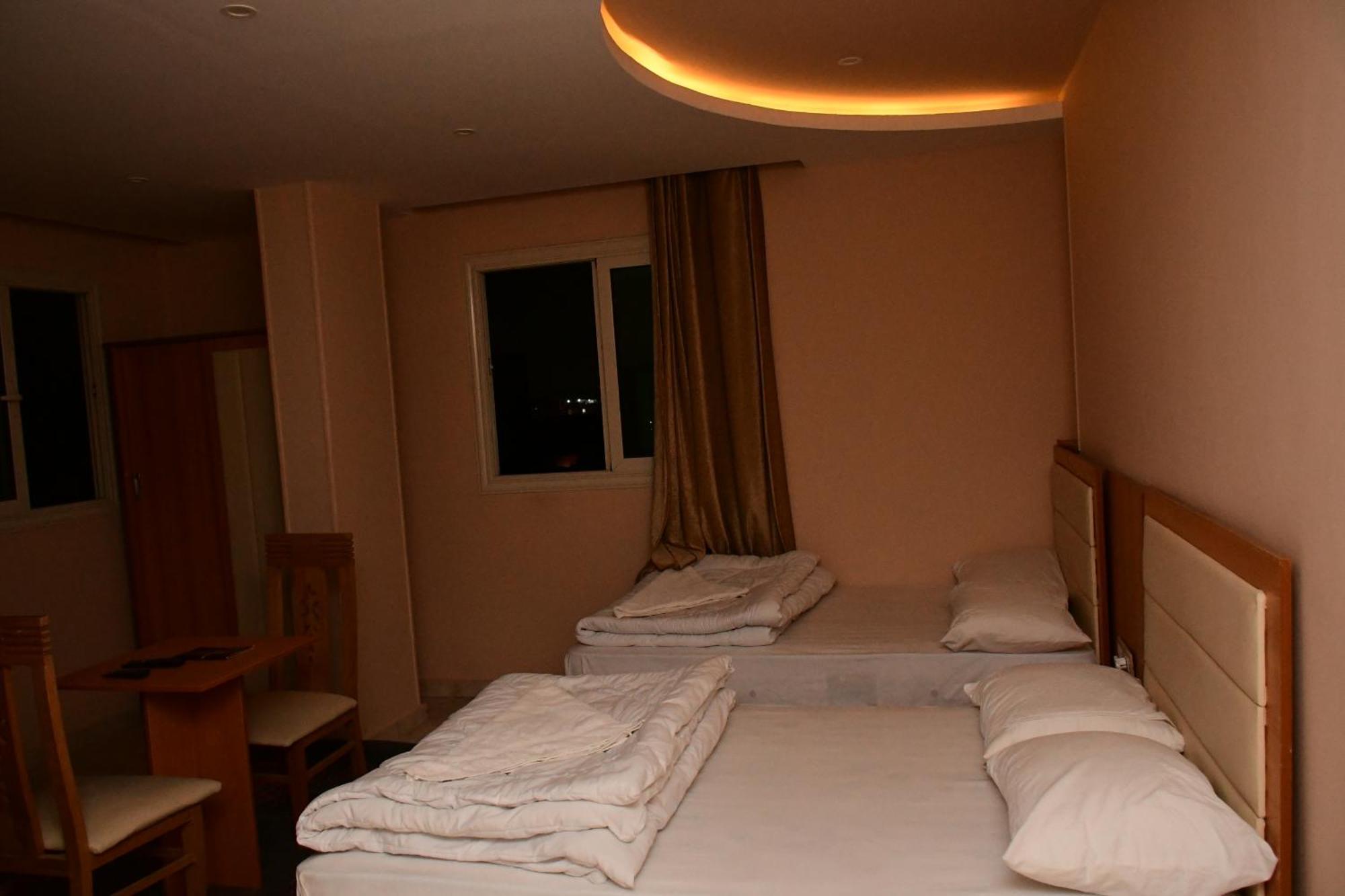 Kafret el-Gabal Grand Golden Pyramids View Hotel מראה חיצוני תמונה