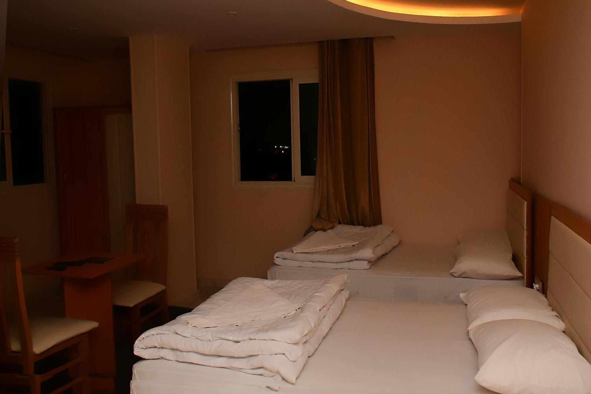Kafret el-Gabal Grand Golden Pyramids View Hotel מראה חיצוני תמונה