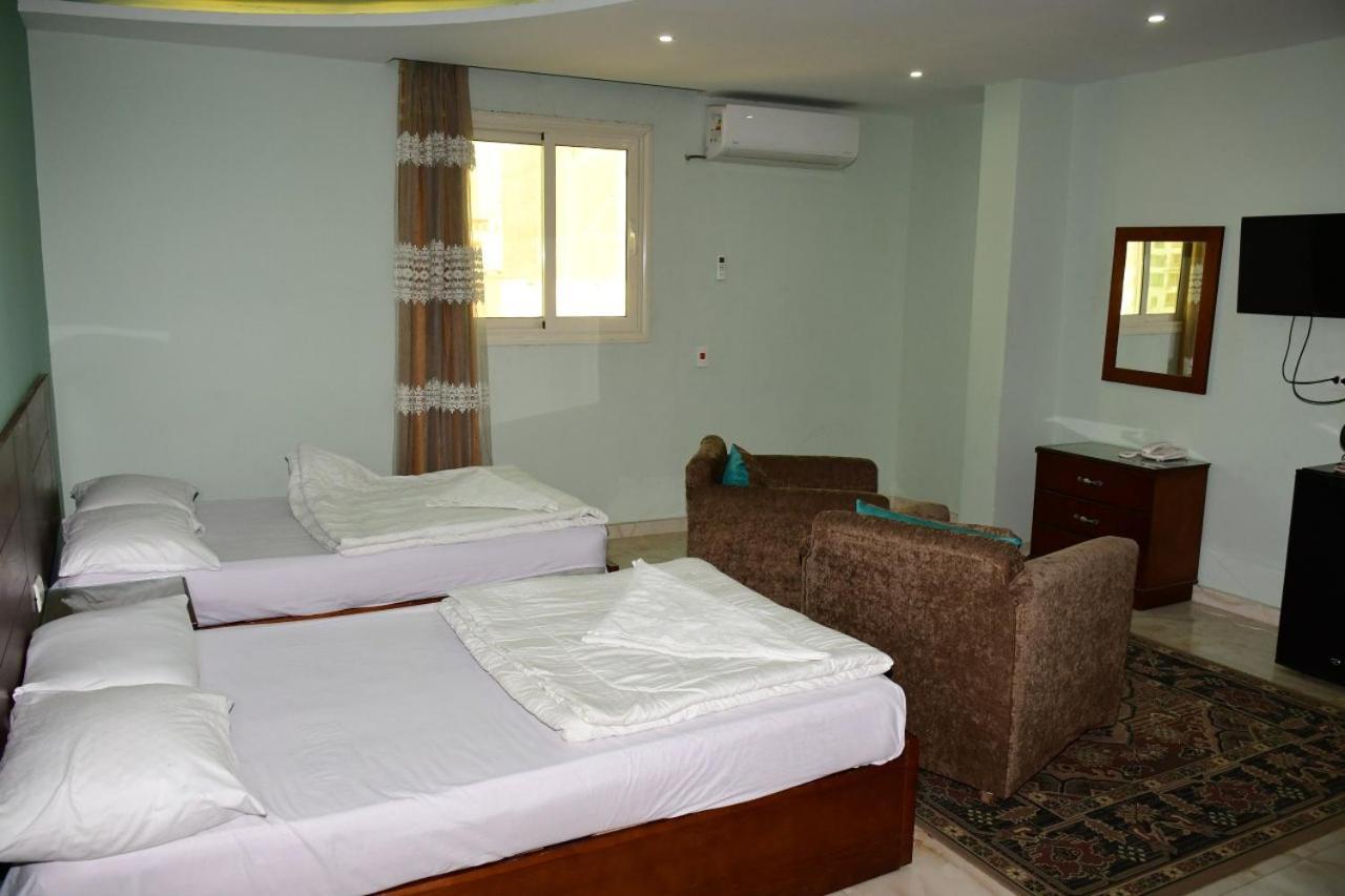 Kafret el-Gabal Grand Golden Pyramids View Hotel מראה חיצוני תמונה